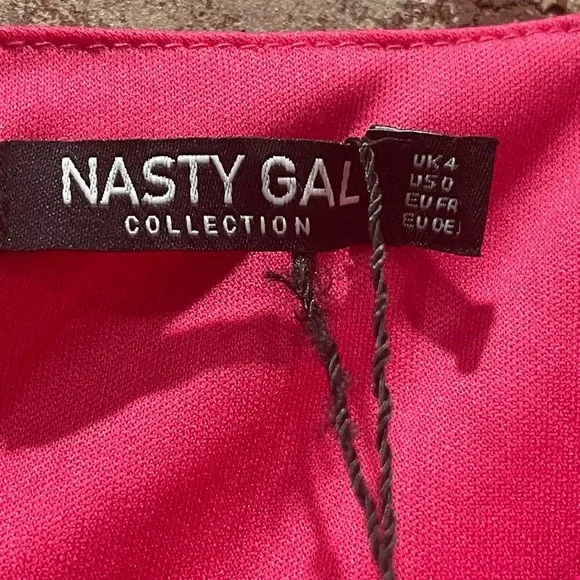 SPRING SALE! NWT Nasty Gal Petite Bust Detail Strappy Playsuit  Size 0 - Picture 4 of 7